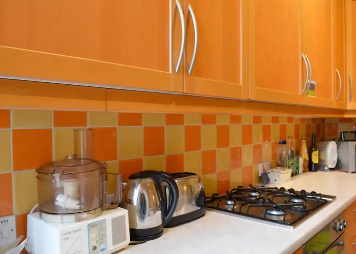 Large Central New Town Flat *