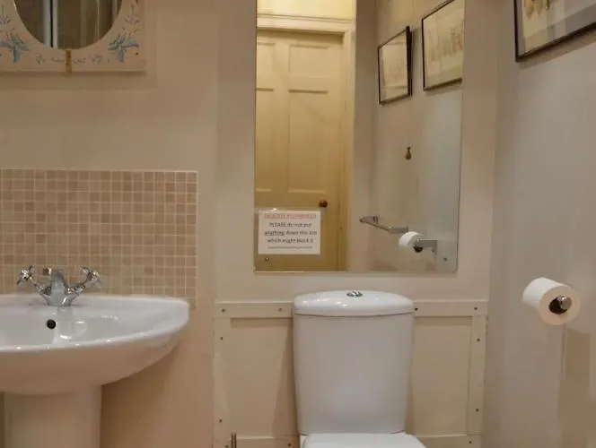 Large Central New Town Flat *