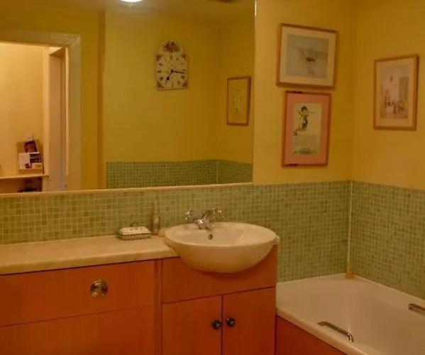 Large Central New Town Flat Edinburgh