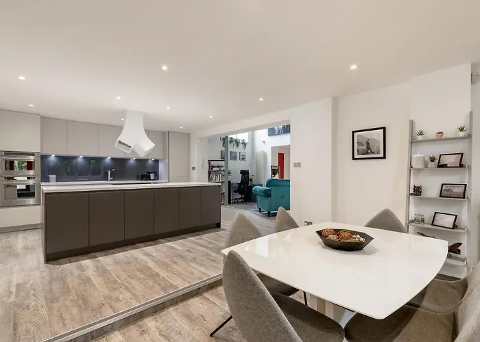 Luxury Architect Designed 13 Mins To Royal Mile Semesterbostad