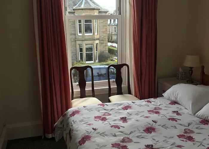 Dorstan House 3*