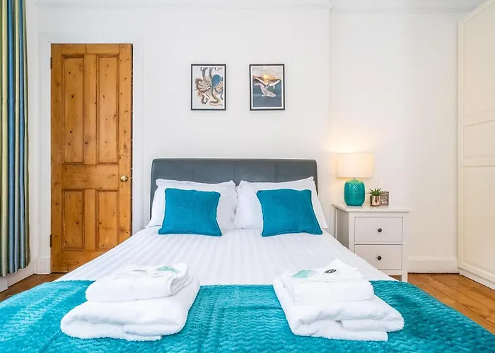 Superb 1 Bed Flat In Traditional Victorian Building - Pass The Keys شقة *