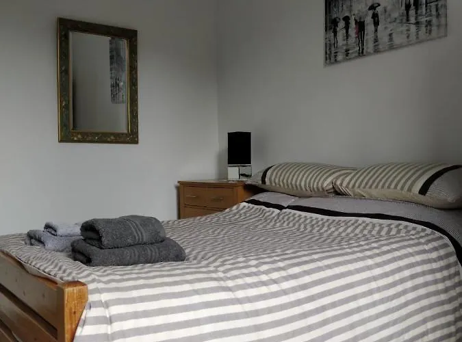 Lovely 2-bedroom Flat In Centre *