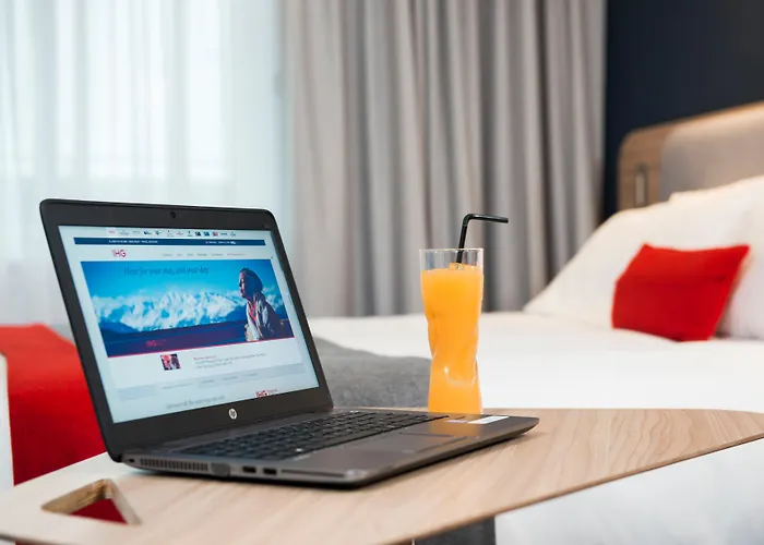 Отель Express - Leith Waterfront By Ihg