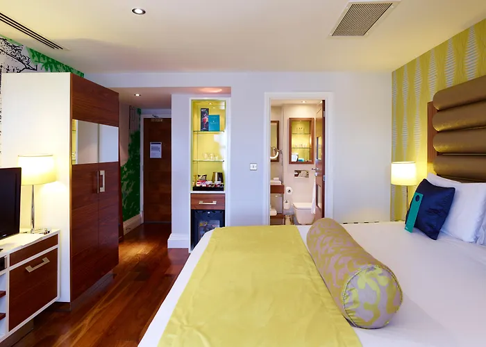 Indigo By Ihg Hotell 4*