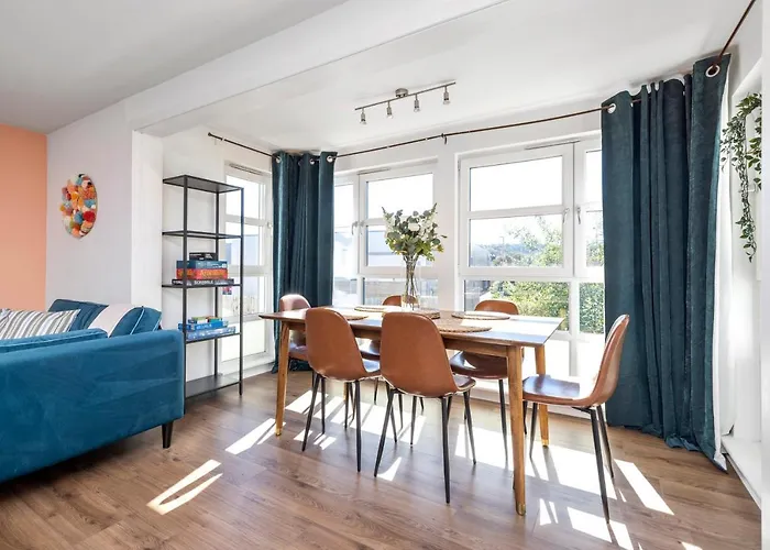 Joivy Modern 2 Bed Flat Near Murrayfield Stadium *