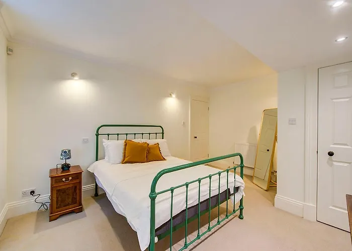 Super Castle Basement Daire