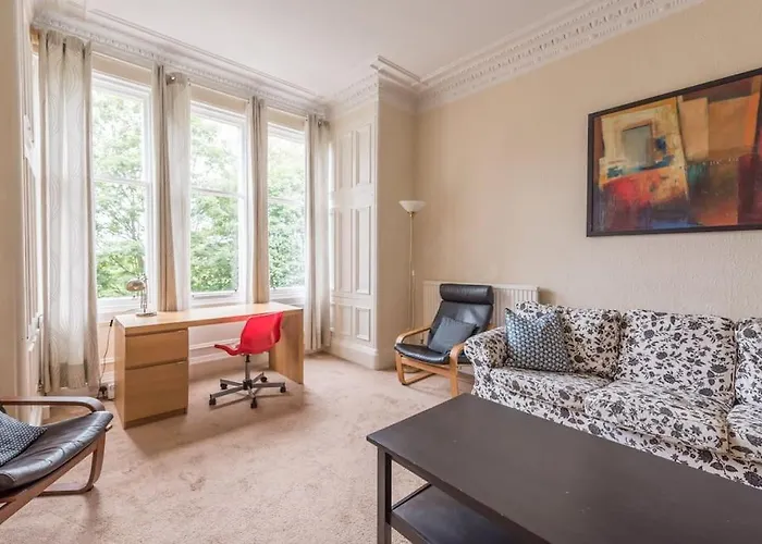Beautiful 2 Bed 2 Bath Flat Overlooking Meadows Park Эдинбург