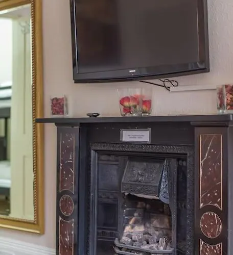 Апартаменты Beautiful 2 Bed 2 Bath Flat Overlooking Meadows Park *