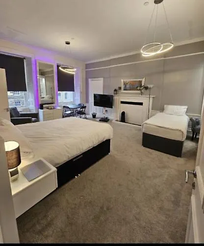 Luxury Family With Private Bathroom In The Heart Of