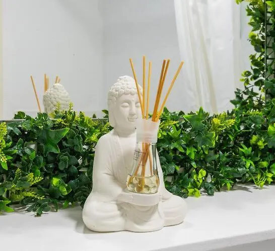 Stunning 1 Bd Flat In Lochend Park With A Patio Edimburgo