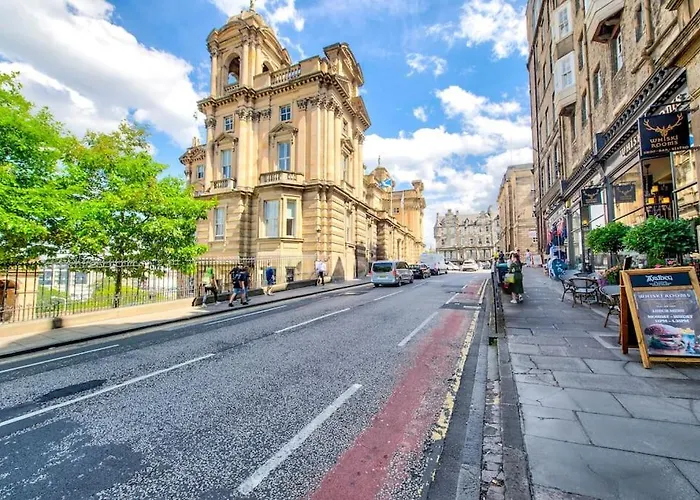 Apartment Modern Flat With Views By The Royal Mile *