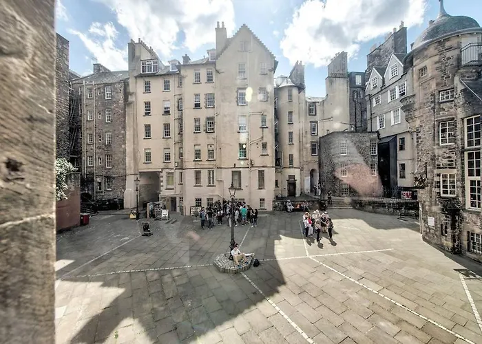 Apartment Modern Flat With Views By The Royal Mile Edinburgh