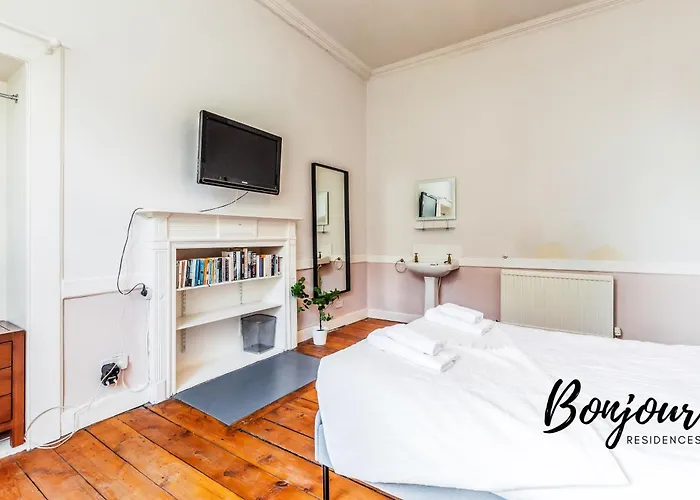 Belleville Central St James Quarter Free Offsite Parking & Views By Bonjour Residences شقة