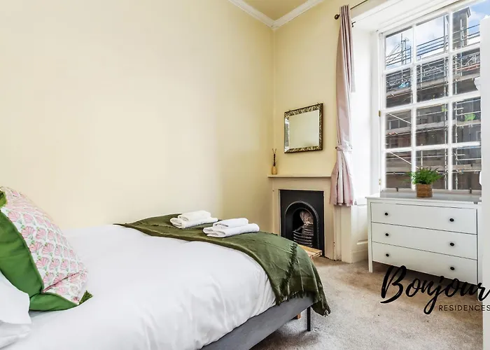 Belleville Central St James Quarter Free Offsite Parking & Views By Bonjour Residences شقة *