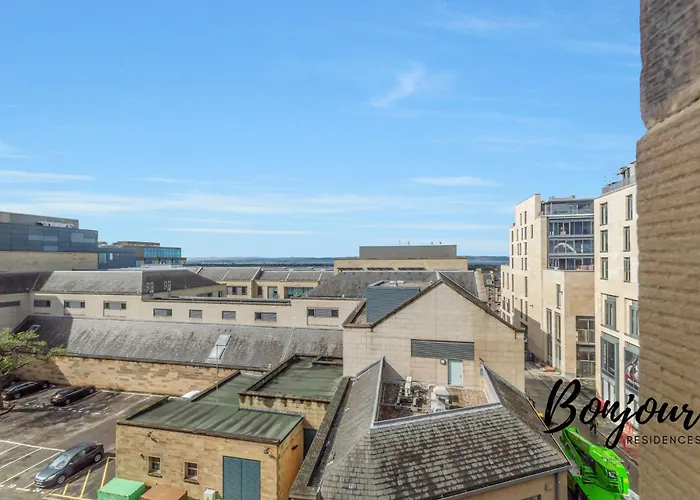 Belleville Central St James Quarter Free Offsite Parking & Views By Bonjour Residences *