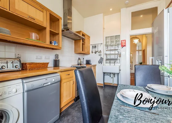 Belleville Central St James Quarter Free Offsite Parking & Views By Bonjour Residences شقة