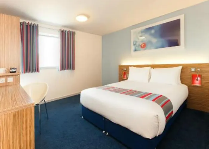 Travelodge Airport Hotel