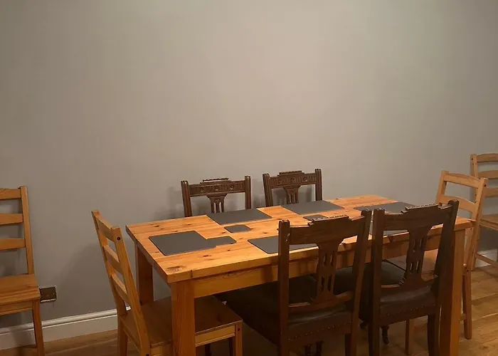 Lauriston 4 Bedroom 7 Beds Duplex Daire *