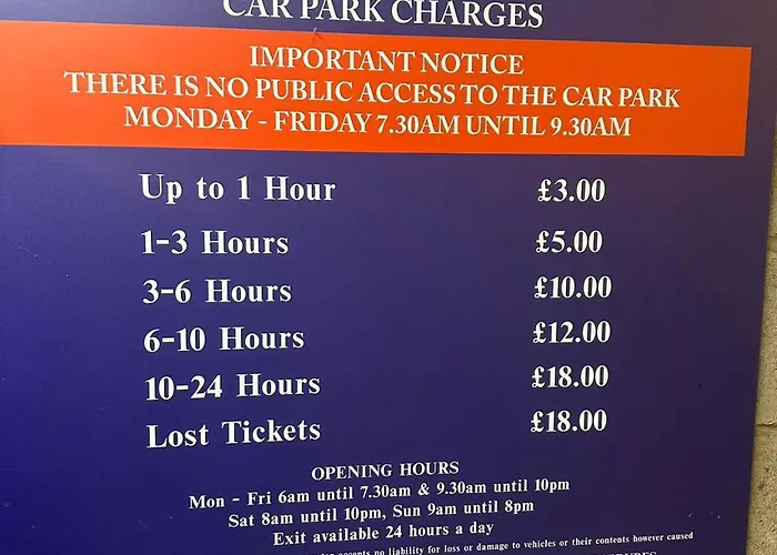 Lauriston 4 Bedroom 7 Beds Duplex