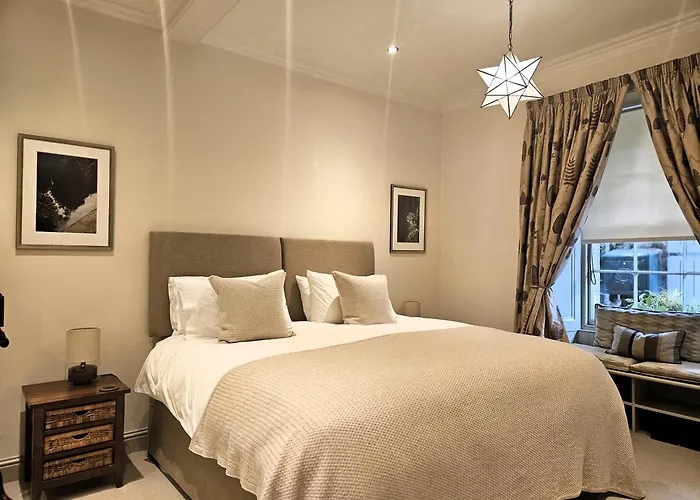 Elegant 1-bedroom אדינבורו