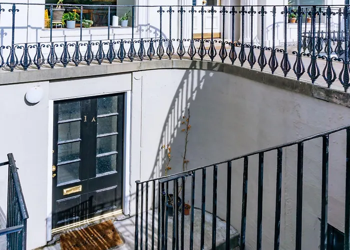 Homely 3 Bedroom In The Heart Of Edinburgh