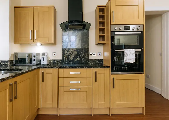 Homely 3 Bedroom In The Heart Of Edinburgh