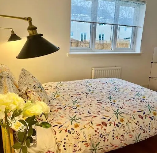 بيت للعطل Modern And Spacious With Large Garden