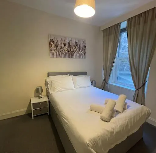 Two Bedroom Apartment-central Edinburgh-old Town-licensed
