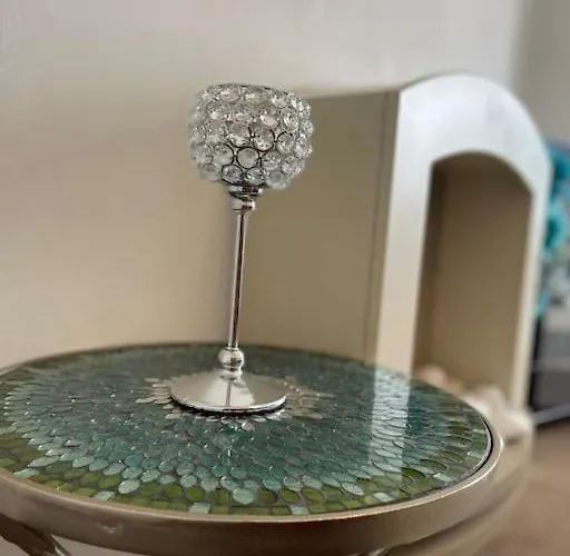 2 Bedrooms In Near Center Daire Edinburgh