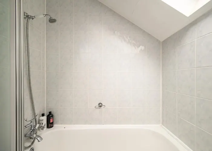 Semesterbostad Bright - - Sleeps 10 *
