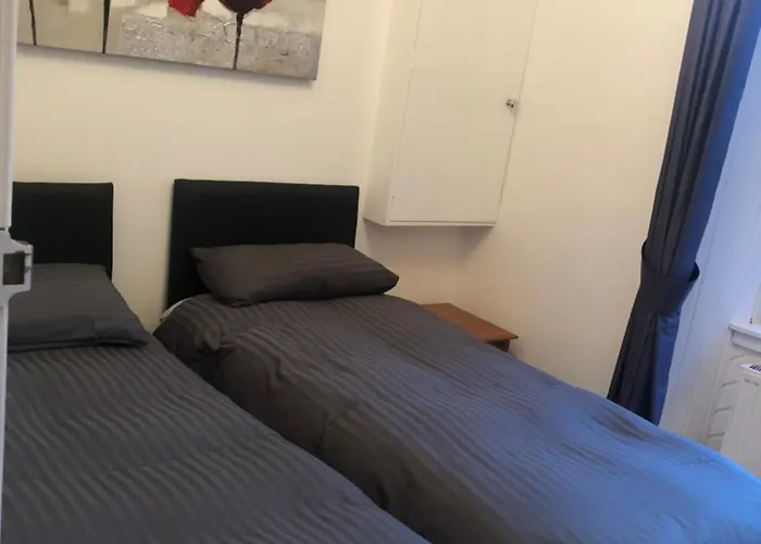 Morrison Street Apartment *