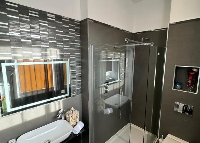 Luxury Family With Private Bathroom In The Heart Of