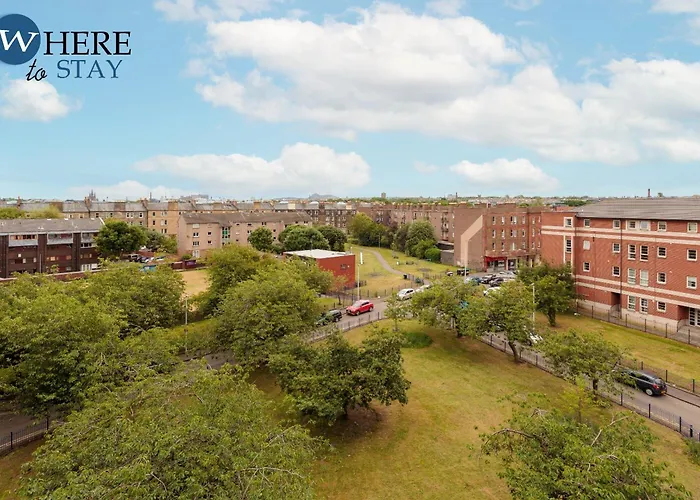 Stunning 3 Bedroom Apartament Edynburg