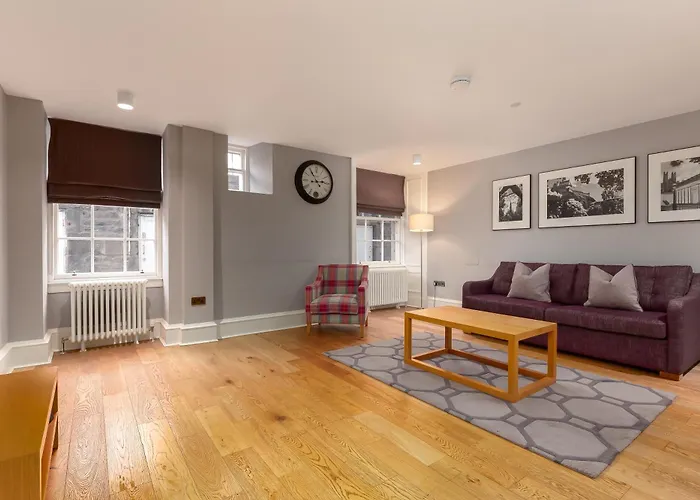 Destiny Scotland - Distillers House * Edinburg