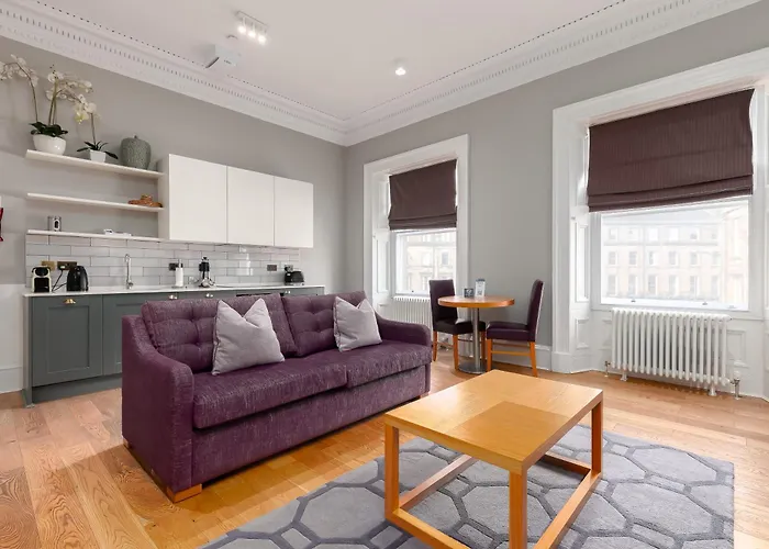 Destiny Scotland - Distillers House * Edinburg