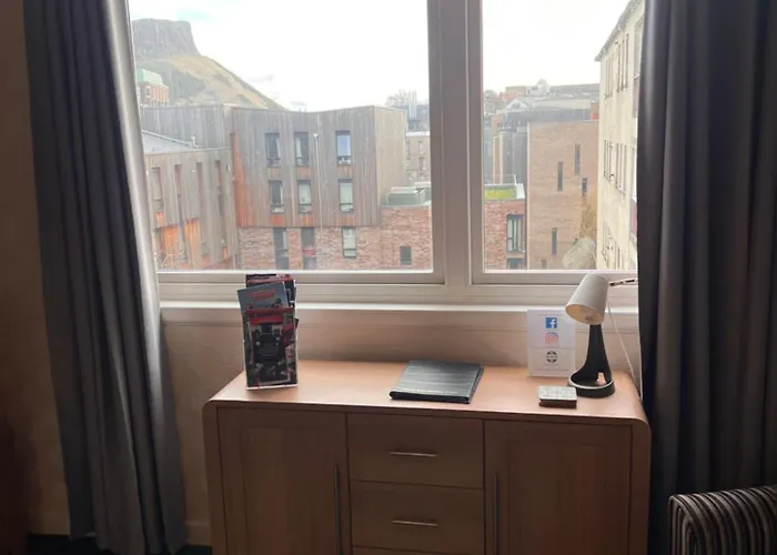 Crags View On The Royal Mile アパート *