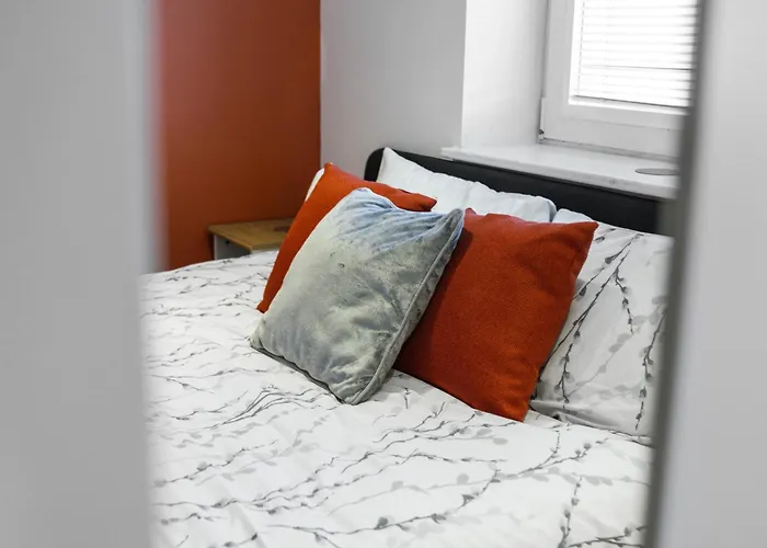 Slateford 2 Bedroom - *