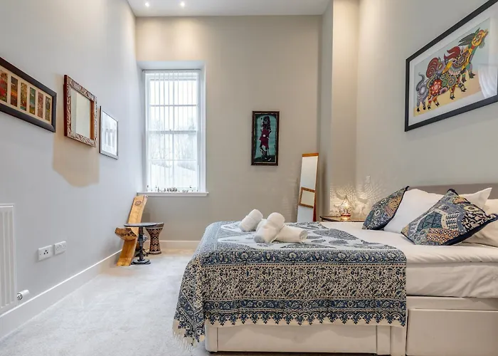 Unique Two Bed In דירה *