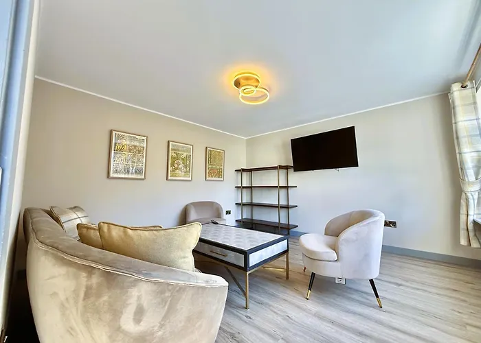 Holyrood Hidden Gem *