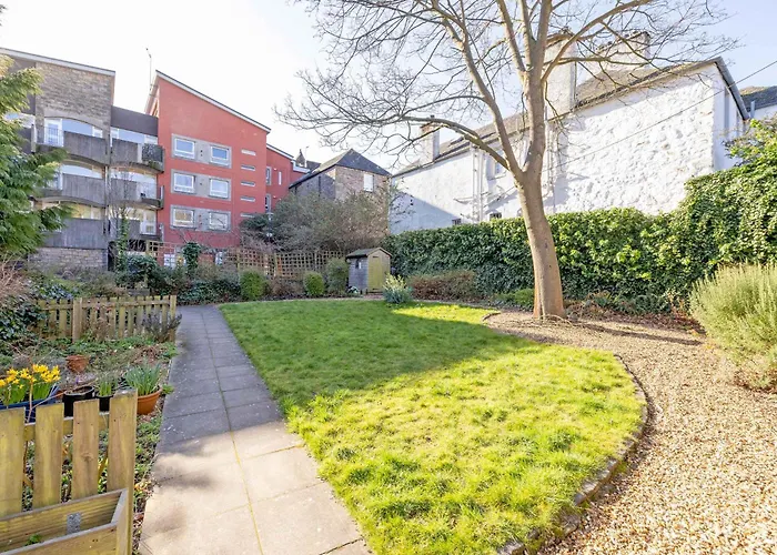 Joivy Secluded Brewery דירה אדינבורו