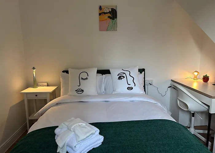 Private Main Door Two Bedrooms 公寓