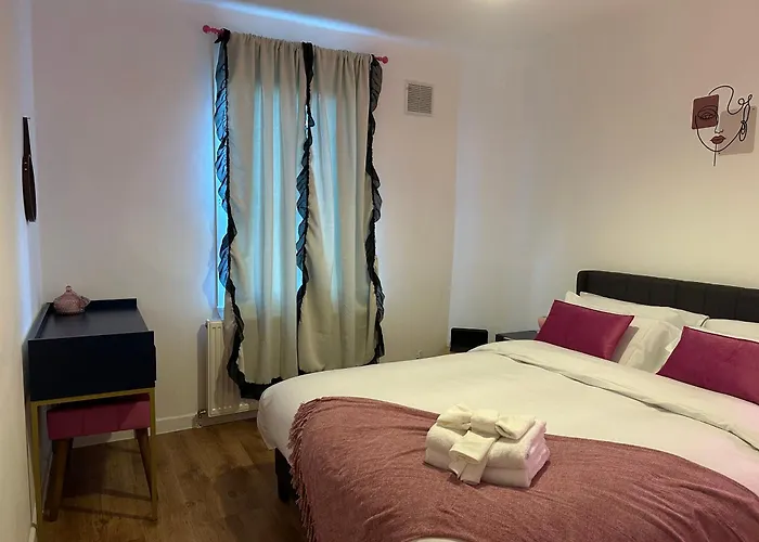 Private Main Door Two Bedrooms 公寓