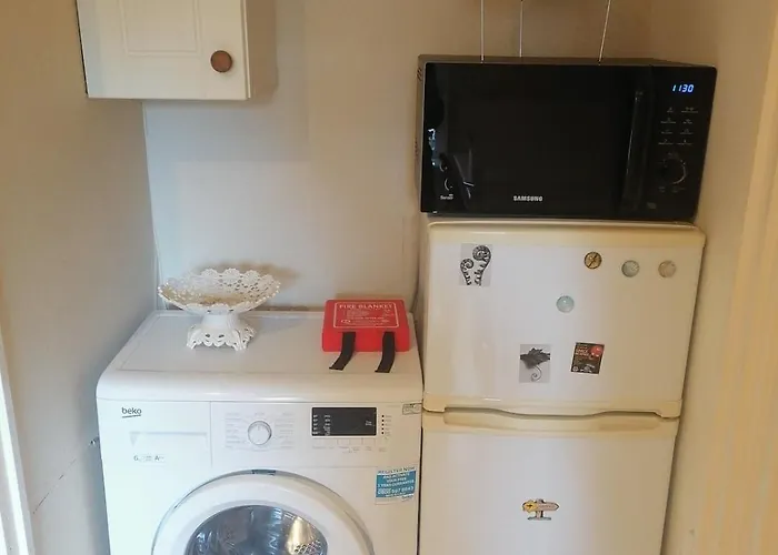 Feng Shui Flat For 4 *