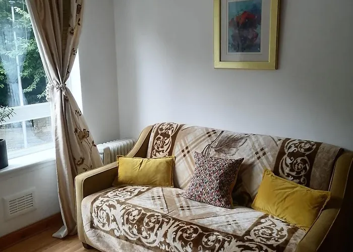 Feng Shui Flat For 4 Edinburgh