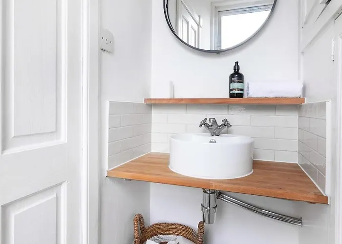 דירה Stylish Near אדינבורו