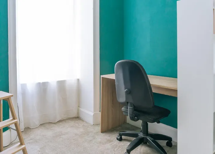 Apartment Homely 3 Bedroom In The Heart Of *