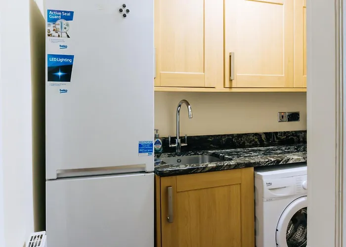 Homely 3 Bedroom In The Heart Of