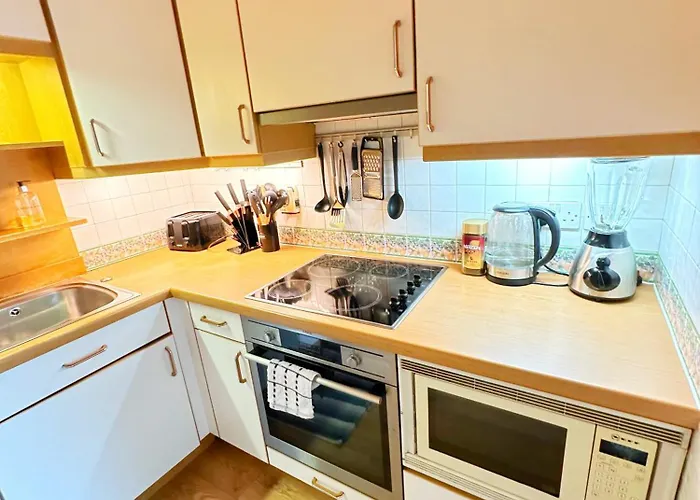 Duplex - Centre 4-bed Retreat *