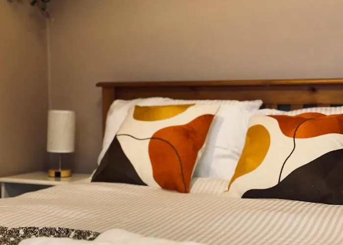 דירה Duplex - Centre 4-bed Retreat